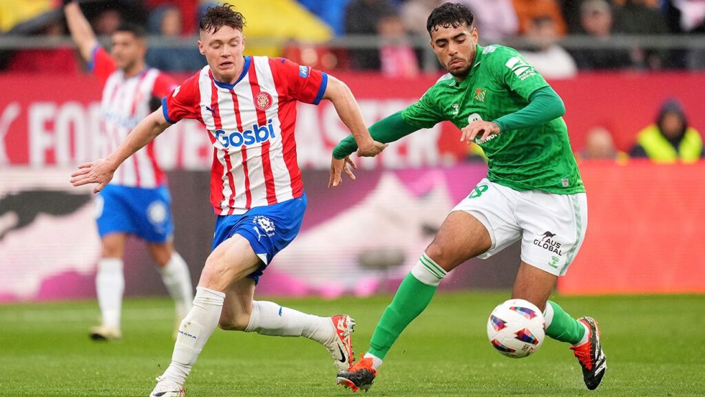 La millonaria cifra que el Barça percibe por la venta de Chadi Riad del Betis al Crystal Palace