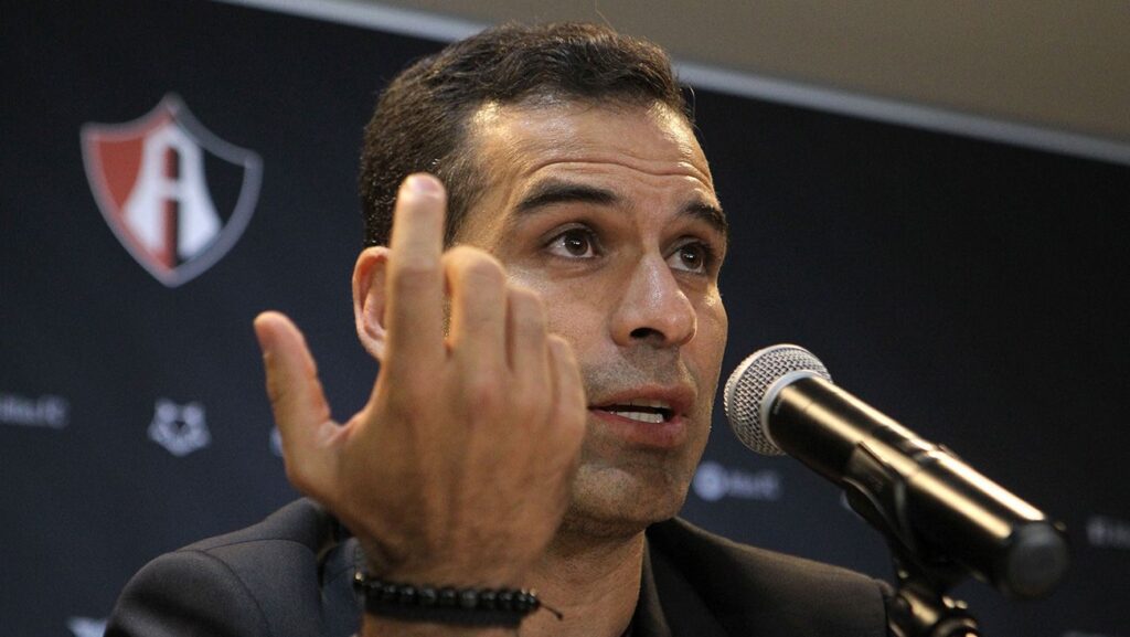 ¡OFICIAL! El FC Barcelona asegura la continuidad de Rafa Márquez hasta 2025