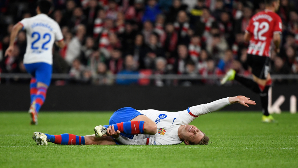 Frenkie de Jong no tendrá que operarse y podría llegar a la pretemporada del Barça al 100%