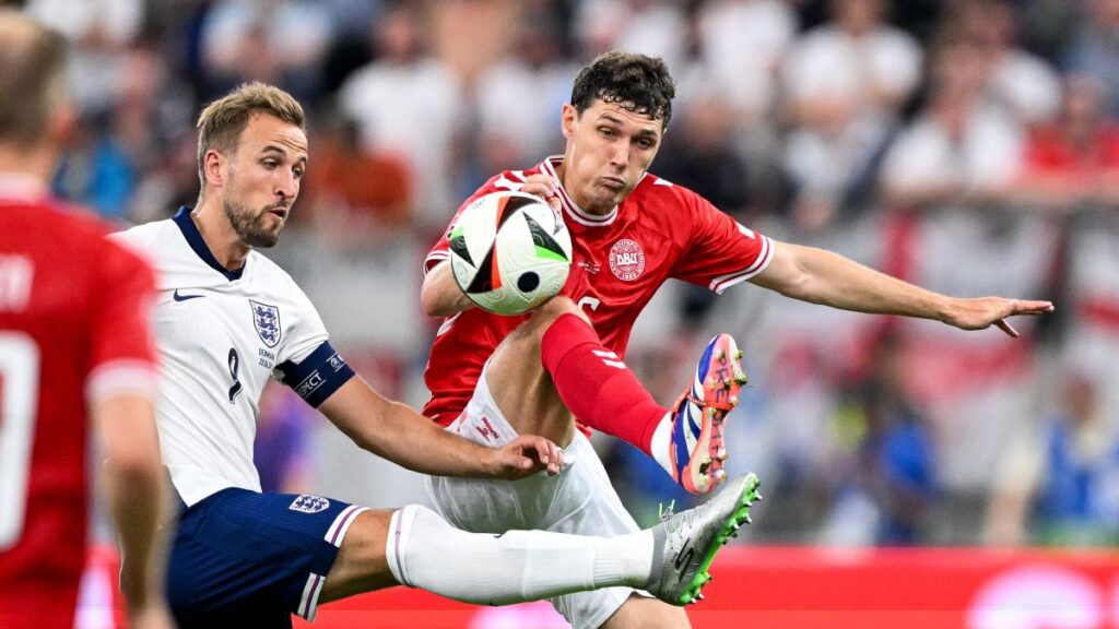 Una pobre Inglaterra no pasa del empate contra una Dinamarca que mereció más (1-1)
