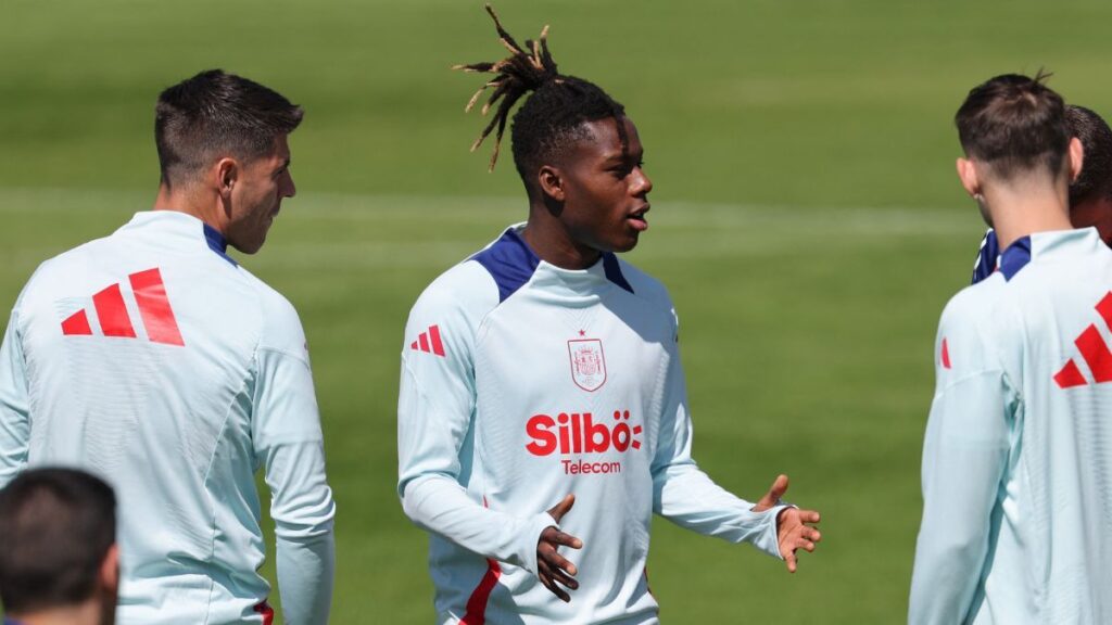 El Athletic ‘pasa’ del interés del FC Barcelona en Nico Williams