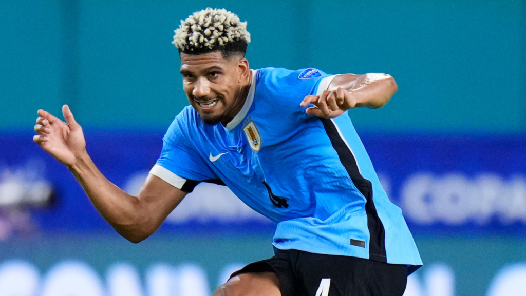 El United, dispuesto a todo con Ronald Araújo si da ‘luz verde’ a su salida del FC Barcelona