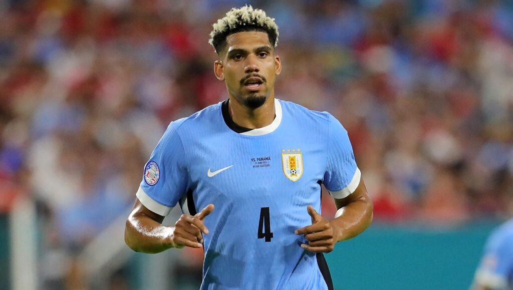 Uruguay convence en su estreno en la Copa América en un accidentado partido de Ronald Araújo (3-1)