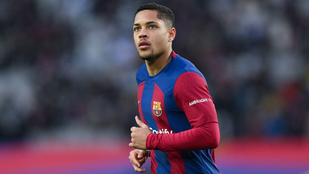 ¡Se queda! Hansi Flick habría dado el visto bueno a la continuidad de Vitor Roque en el Barça