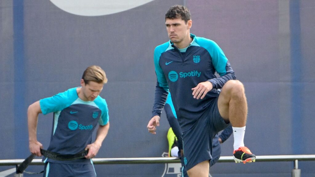La apuesta que mantendrá Hansi Flick en caso de que el FC Barcelona no fiche a un pivote