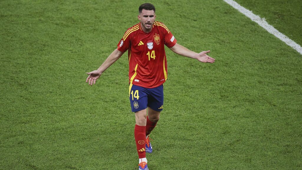 ‘Cumbre’ en el Real Madrid para discutir el fichaje de un ex objetivo del FC Barcelona