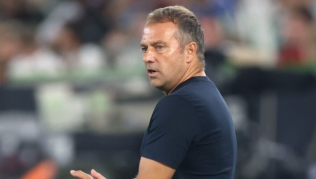 La decisión clave que debe tomar Hansi Flick sobre la pretemporada del FC Barcelona