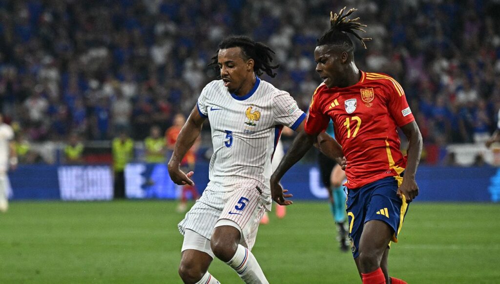Meritoria exhibición de Jules Koundé pese a la derrota de Francia contra España