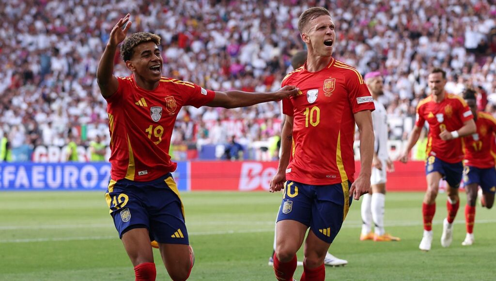 Dani Olmo y Lamine Yamal, favoritos para dos prestigiosos premios en la Eurocopa