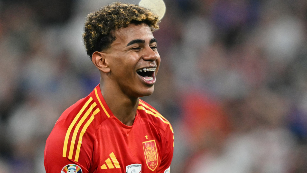 Lamine Yamal deja atrás los 16 años a las puertas de pasar a la historia del fútbol