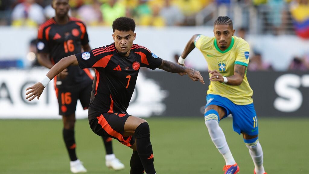 Raphinha le gana la batalla a Luis Díaz en su particular duelo por jugar en el FC Barcelona 24/25