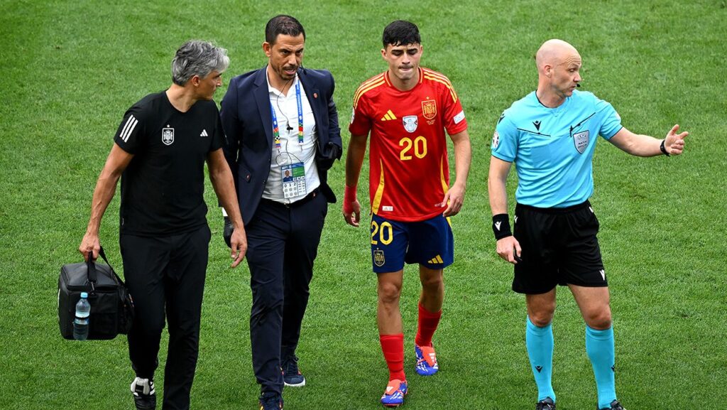 ¡Adiós a la Eurocopa! La RFEF confirma la lesión de Pedri por la patada de Kroos
