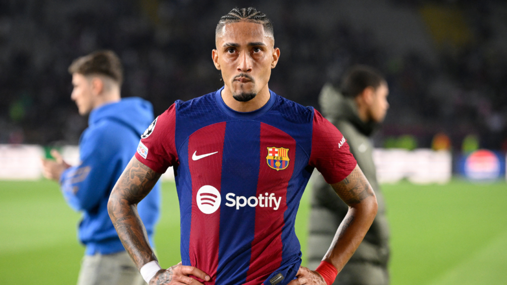 Raphinha, contra la espada y la pared en el FC Barcelona
