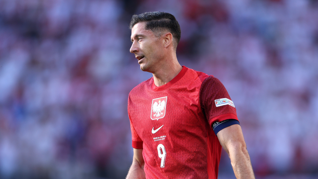 La misión que tiene Hansi Flick con Robert Lewandowski para la temporada 24/25