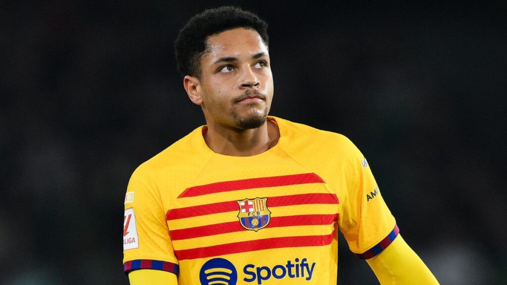 ¡Se esperan ofertas en el Barça! El futuro de Vitor Roque parece estar en Italia