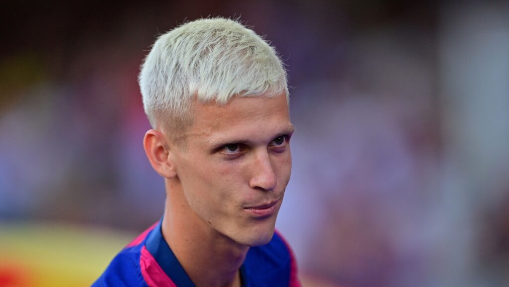 Tres salidas, al ‘caer’: El plan del FC Barcelona para contar con Dani Olmo ante el Athletic Club