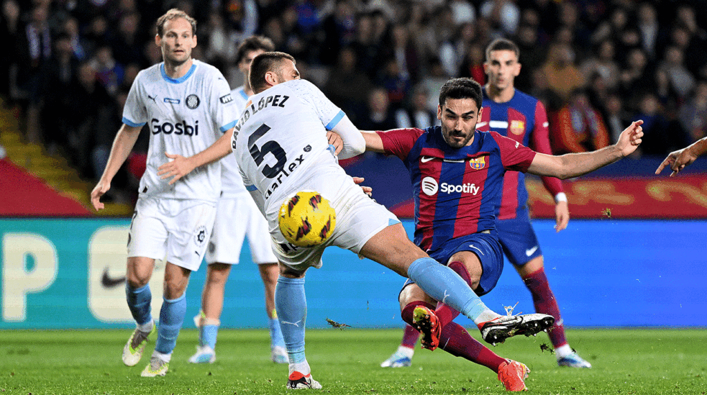 La decisión de Hansi Flick que podría no gustarle a un ‘peso pesado’ del FC Barcelona