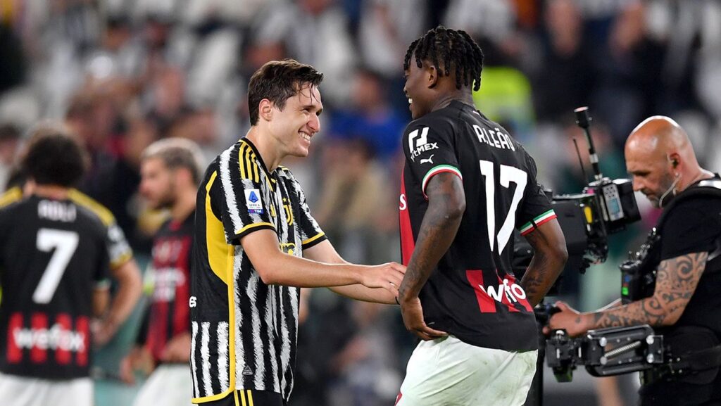 Leao vs Chiesa: Así juegan los 2 extremos que quiere el Barça