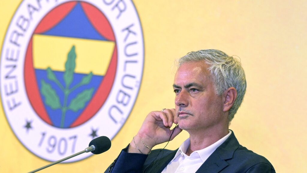 El FC Barcelona podría terminar de cerrar el fichaje de Dani Olmo ‘gracias’ a Mourinho