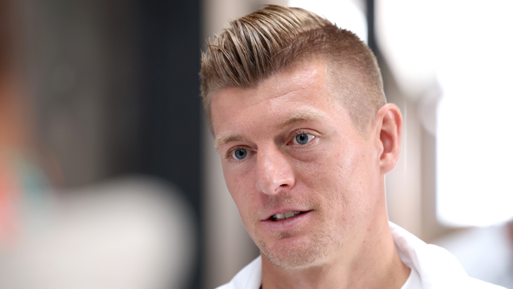 Toni Kroos se ríe del FC Barcelona por ‘regalar’ a Gündogan al City