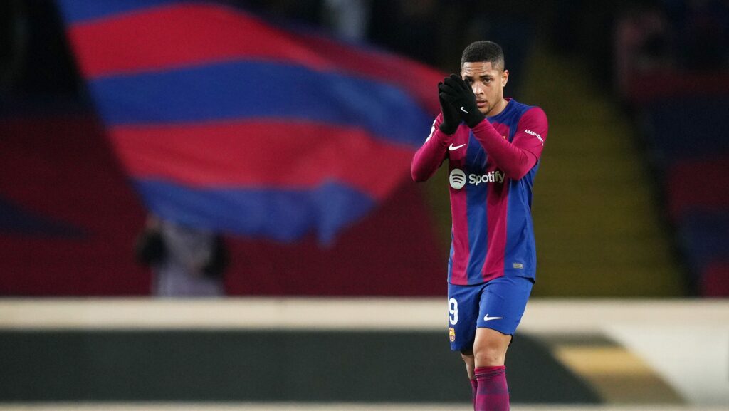 Vitor Roque tendría las horas contadas en el FC Barcelona