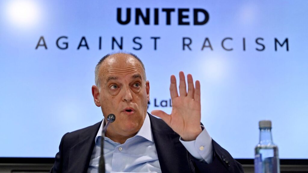 Javier Tebas se ‘moja’ sobre las polémicas declaraciones de Vinicius sobre el racismo en España