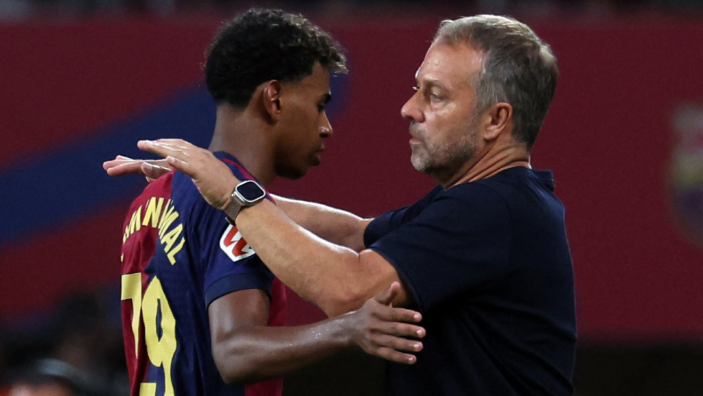 LaLiga podría premiar a Lamine Yamal y Hansi Flick tras el gran mes de agosto del FC Barcelona