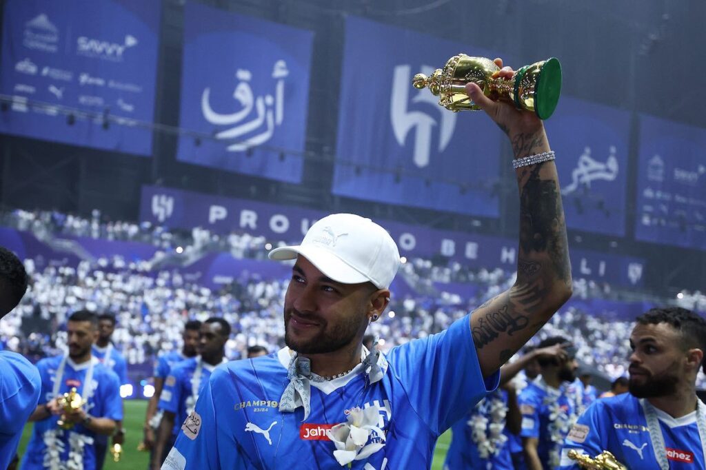 Neymar ya entrena con el resto de sus compañeros: «Ahora todo es alegría»