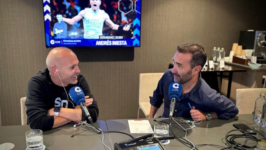 ¡BRUTAL! Iniesta se despide del fútbol con la mejor entrevista del año