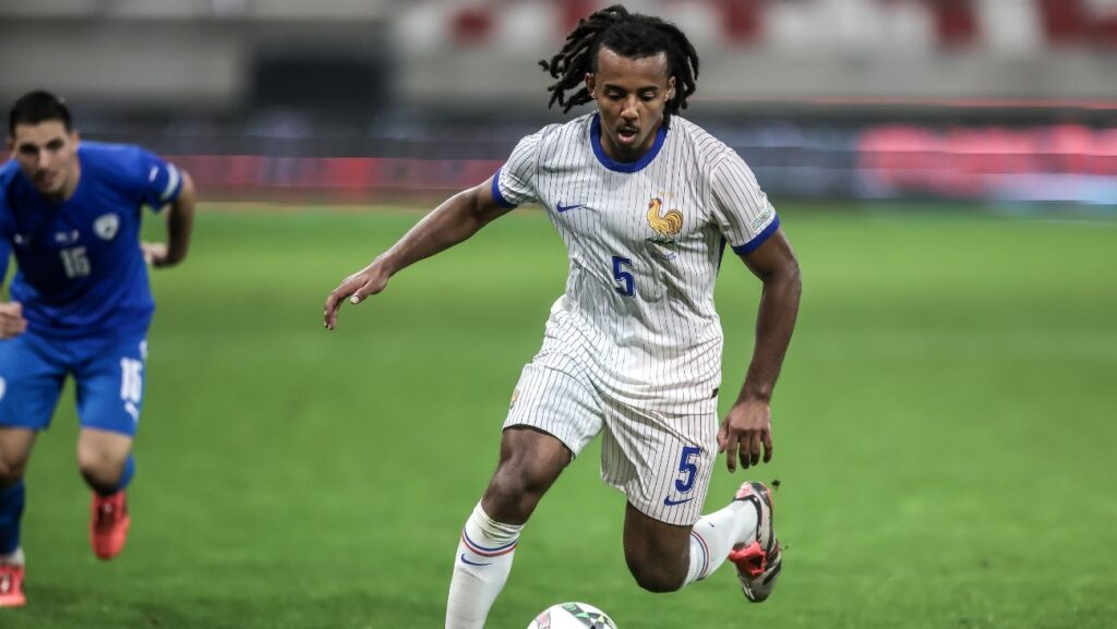 Jules Koundé sigue aumentando su brutal racha de minutos de juego disputados en esta temporada