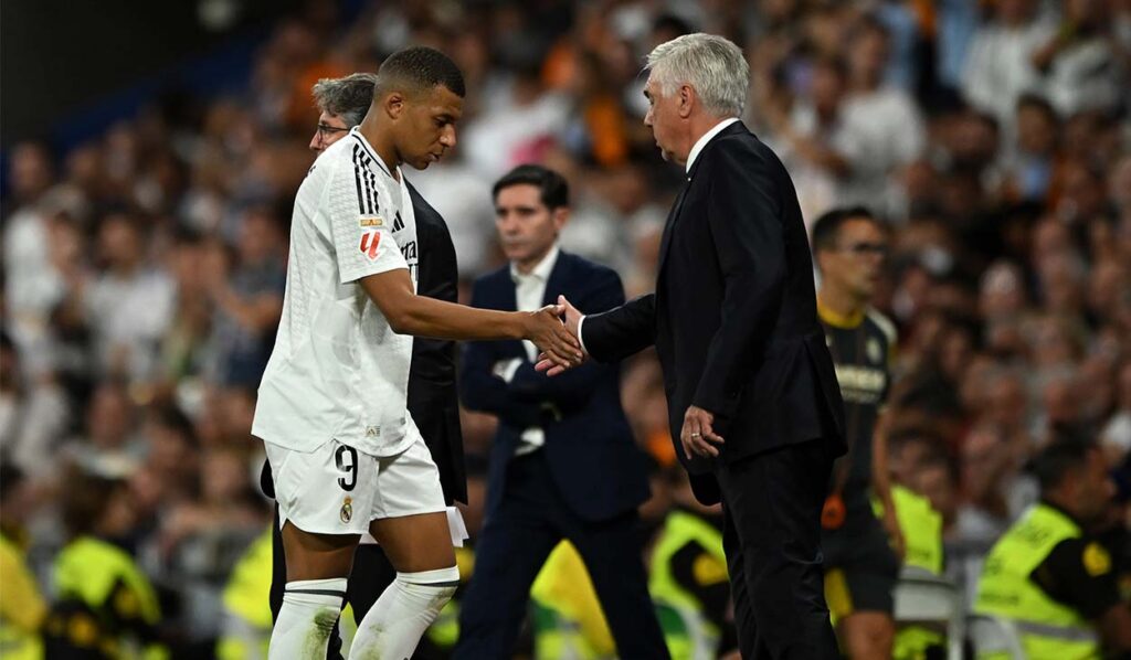 Carlo Ancelotti, molesto por las preguntas sobre el viaje de Mbappé a Suecia