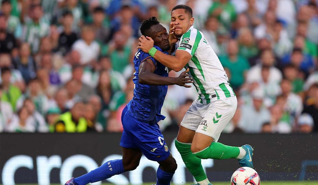 El futuro de Vitor Roque, un dolor de cabeza para el FC Barcelona