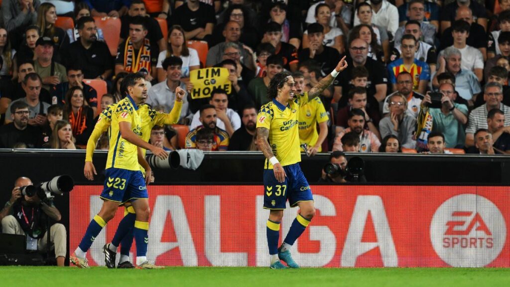 Fábio Silva, el delantero de la UD Las Palmas que amenaza al Barça con su racha