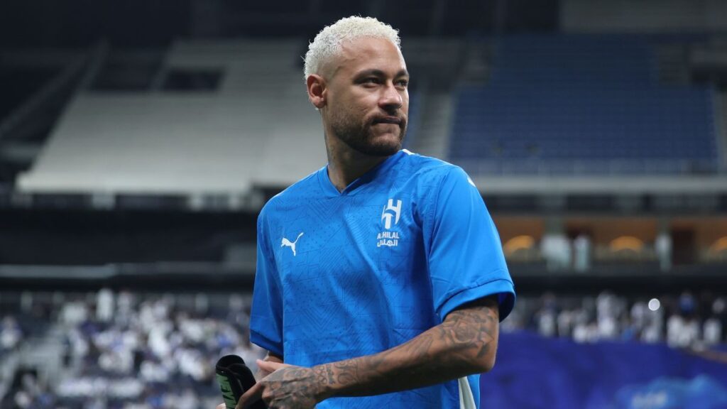 El padre de Neymar le pone en el mercado: «Con 32 años y libre, es un regalo»