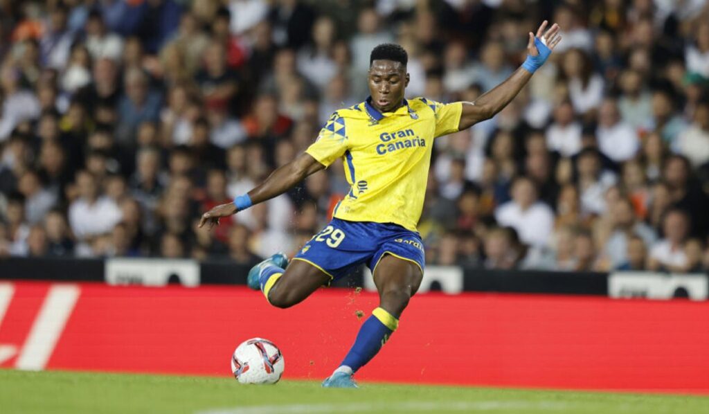 Clásico en los despachos: Barça y Madrid luchan por un mediocentro portugués