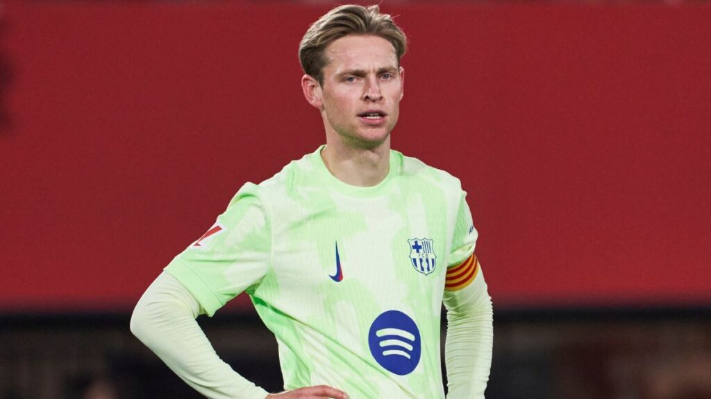El inesperado destino que estaría sondeando el agente de Frenkie de Jong para su traspaso