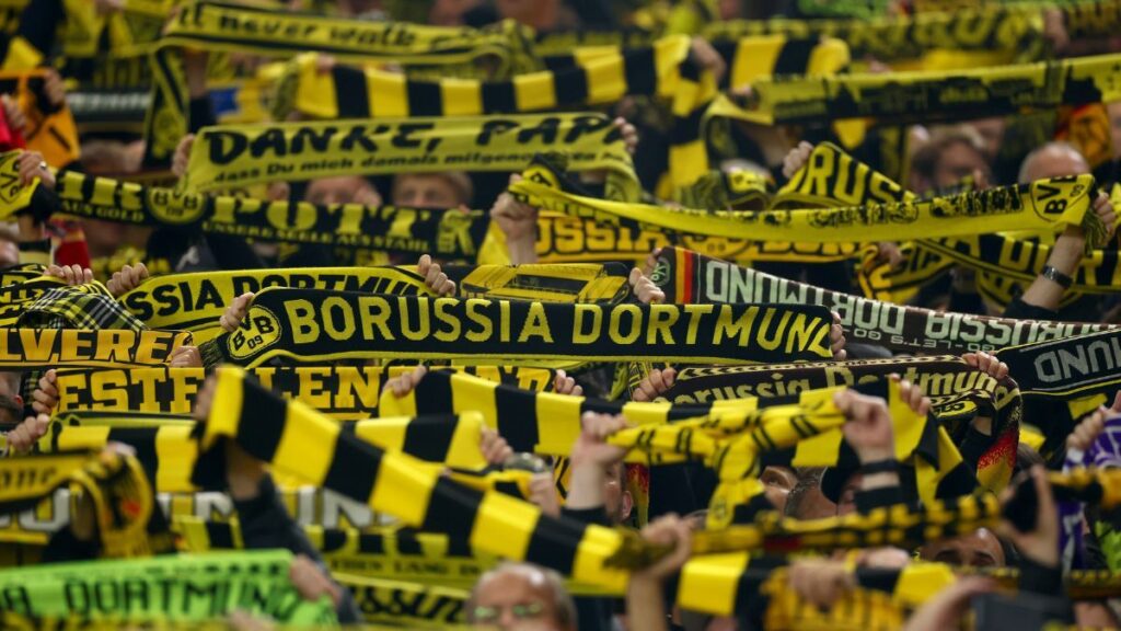 La lamentable estrategia de algunos aficionados del Dortmund para desestabilizar al Barça