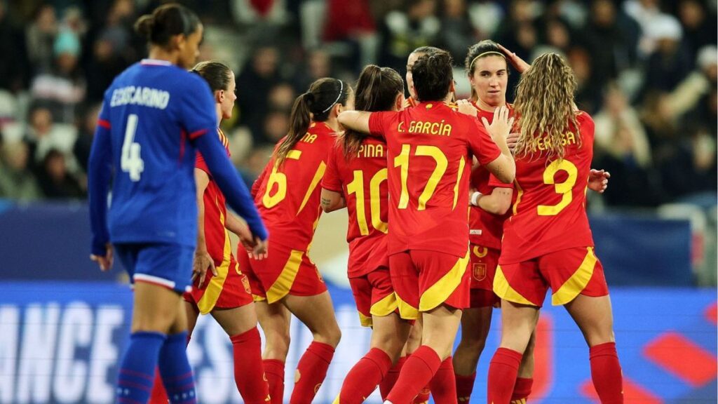 La Selección Española Femenina cierra el año con una victoria ante Francia (2-4)