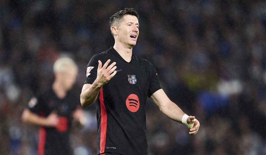 ENCUESTA: ¿Acierta Hansi Flick sustituyendo a Robert Lewandowski?