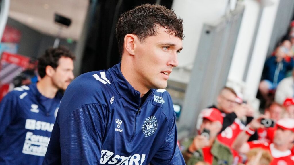 ¡Christensen sigue ‘tocado’! Solo pudo hacer una parte de la sesión y aún es duda para el PSG-Barça