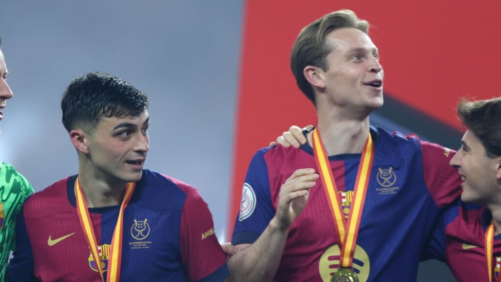 Pedri o De Jong, la disyuntiva que deberá resolver Hansi Flick