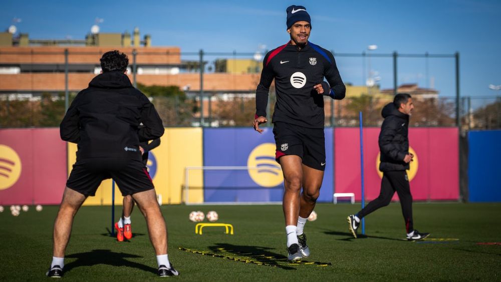 Ronald Araujo en el entrenamiento del FC Barcelona