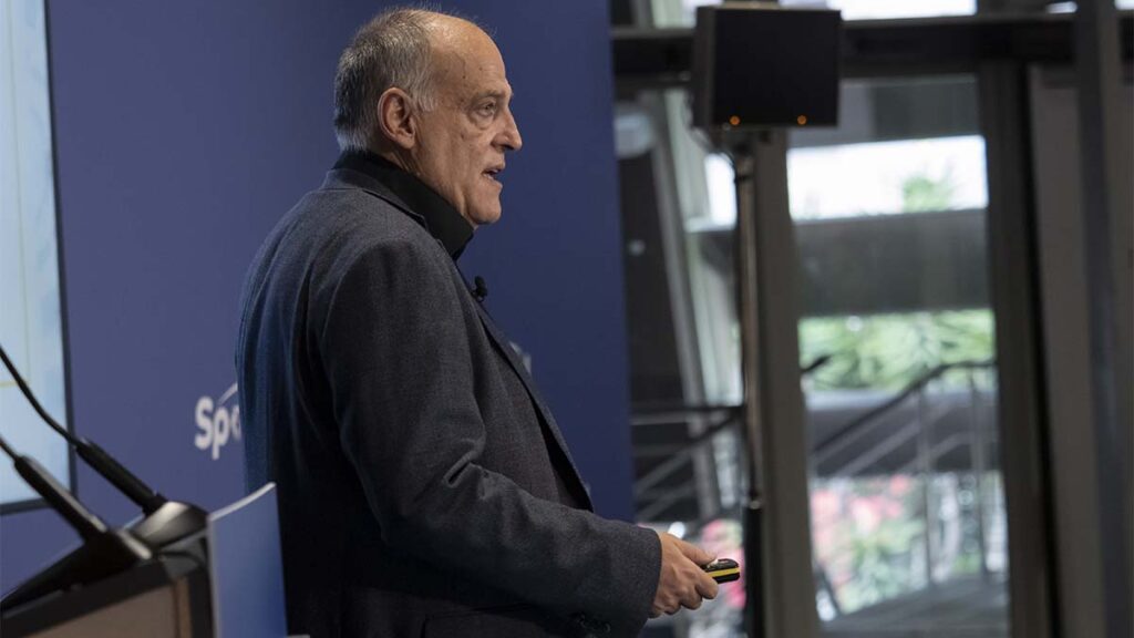 Tebas carga contra el CSD por la cautelarísima y lanza un ‘dardo’ al Real Madrid