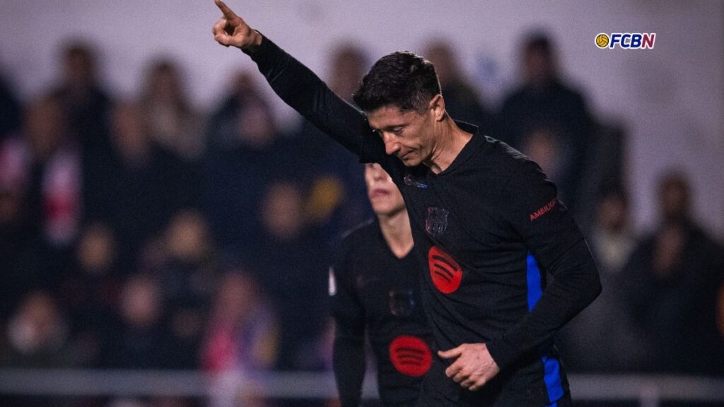 ¡El regreso del killer! Lewandowski rompe su sequía con un doblete al Barbastro