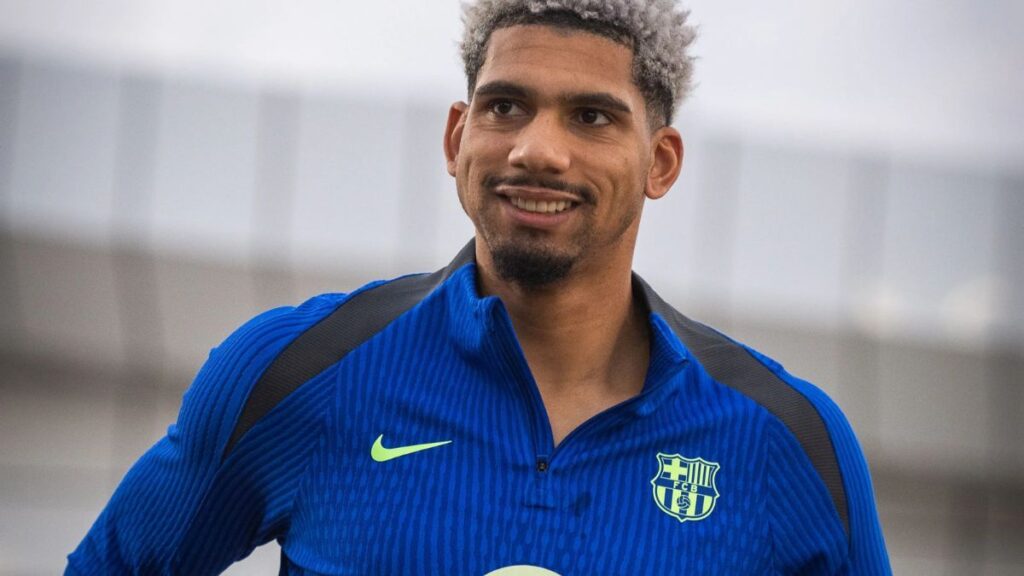 Ronald Araujo: Salen a la luz los motivos por los que el uruguayo estaría decidido a dejar el Barça