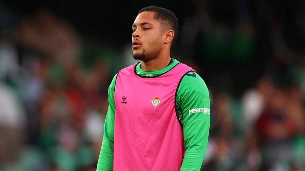 LaLiga bloquea la venta de Vitor Roque al Palmeiras… pero el Barça tiene un plan