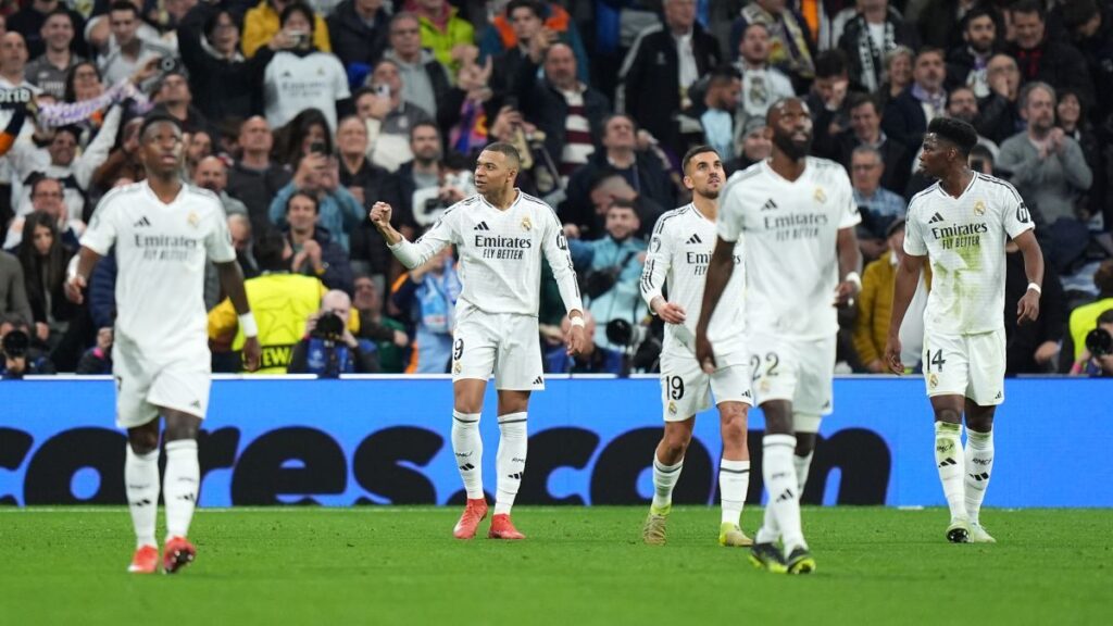 El Real Madrid se aprovecha de un City en crisis y se clasifica para octavos de Champions (3-1)