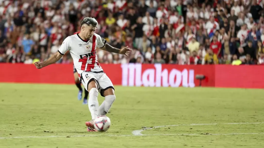 Andrei Ratiu se acerca al FC Barcelona: ¿Fichaje posible o simple rumor de mercado?