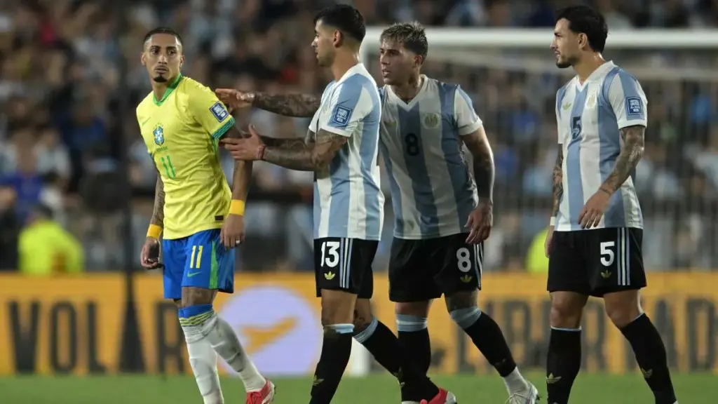 Lionel Messi deja un recado a Raphinha tras la paliza de Argentina a Brasil
