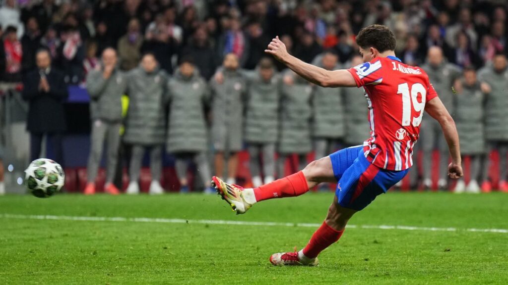 Polémica y clasificación: el Madrid elimina al Atleti y avanza a cuartos de Champions